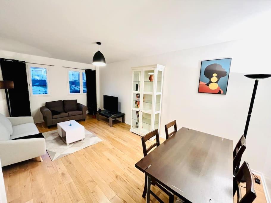 Nice 1 Bedroom In Appartement